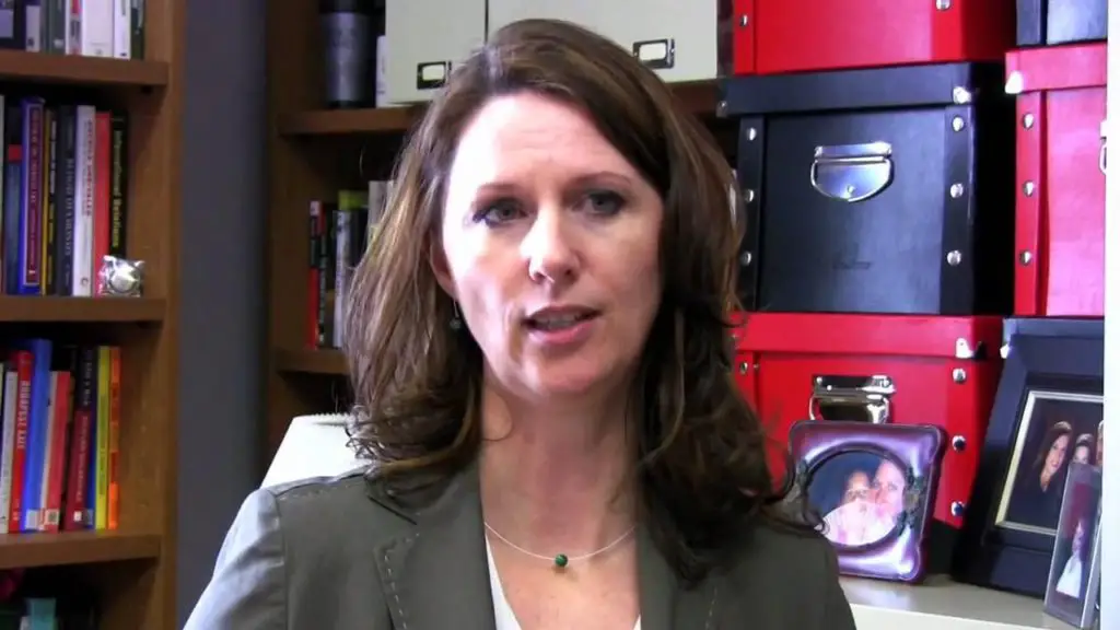 A headshot of Suzette Grillot.