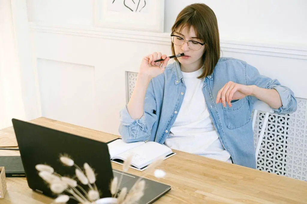 photo-of-girl-completing-college-application-during-coronavirus