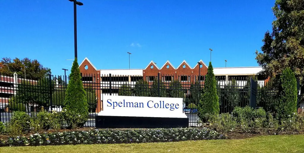 beautiful front view of hbcu spelman college in georgia