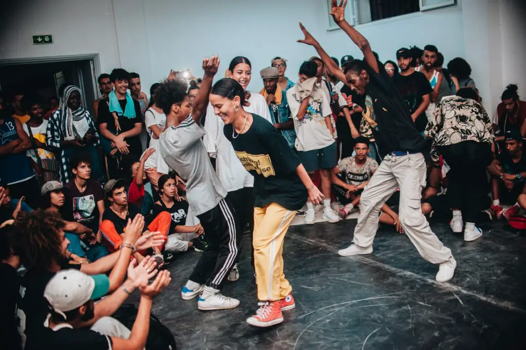 college-students-dancing-in-a-studio-at-a-hip-hop-college-party-theme